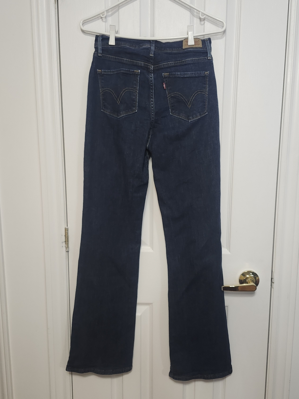 Levi's 512 Perfectly Slimming Boot-Cut Women's Jeans in Dark Wash Size W28-L32 - Picture 8 of 9